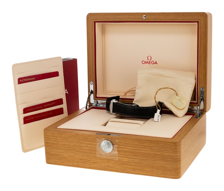 Omega Speedmaster Moonphase 304.33.44.52.01.001 Image 5